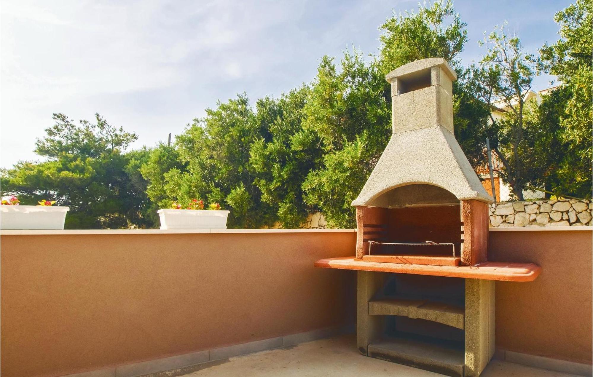 Gorgeous Apartment In Mali Rat With Kitchen Sumpetar Dış mekan fotoğraf